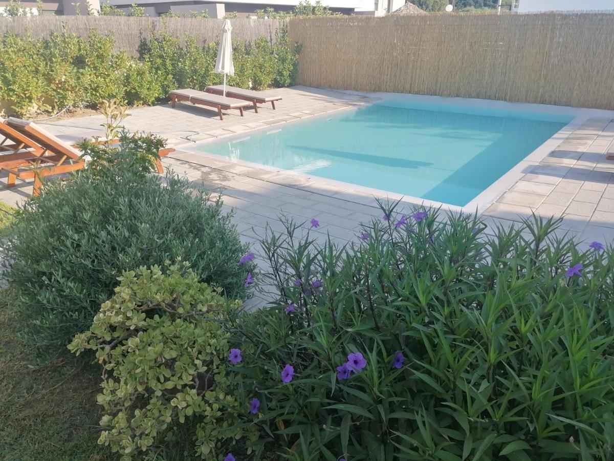 Endless Summer Pool Flat Ixia  Exterior foto
